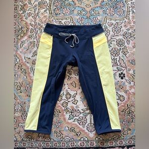 Lululemon Leggings Crop HEAT IT UP  Knee Length Womens 4